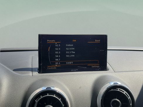 Used 2016 Audi A3 e-tron Premium Plus w/ Premium Plus Package FWD image 26