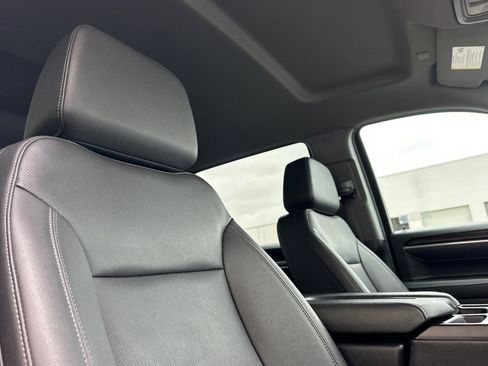 Certified 2025 GMC Sierra 1500 SLT RWD image 20