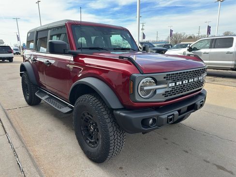 New 2026 Ford Bronco Badlands image 2