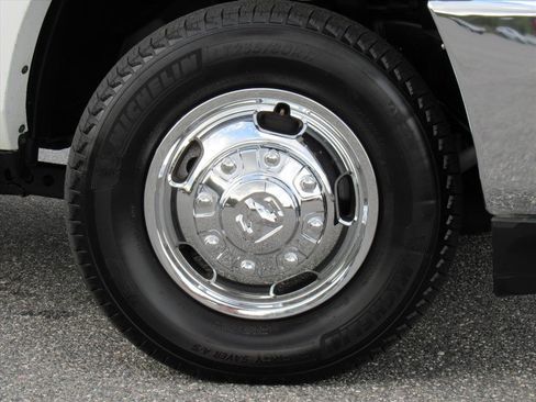 Used 2022 RAM 3500 Tradesman w/ Safety Group image 7