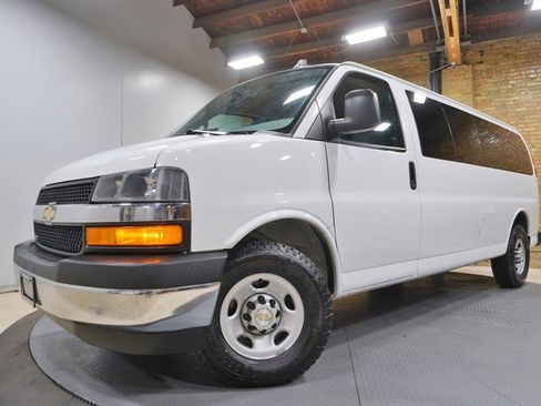 Used 2020 Chevrolet Express 3500 LS w/ Chrome Appearance Package image 1