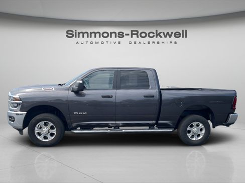 Used 2026 RAM 2500 Big Horn AWD/4WD image 2
