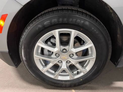 Used 2024 Chevrolet Equinox LT image 28