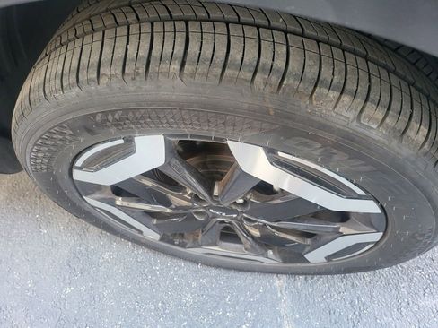 Used 2025 Kia Telluride S image 6