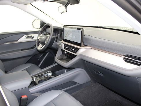 New 2026 Ford Explorer Active RWD image 30