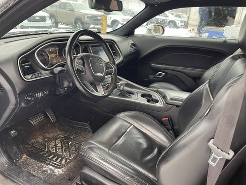 Used 2017 Dodge Challenger GT w/ Driver Convenience Group image 9