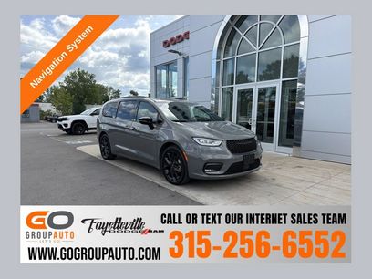 Used 2025 Chrysler Pacifica Limited