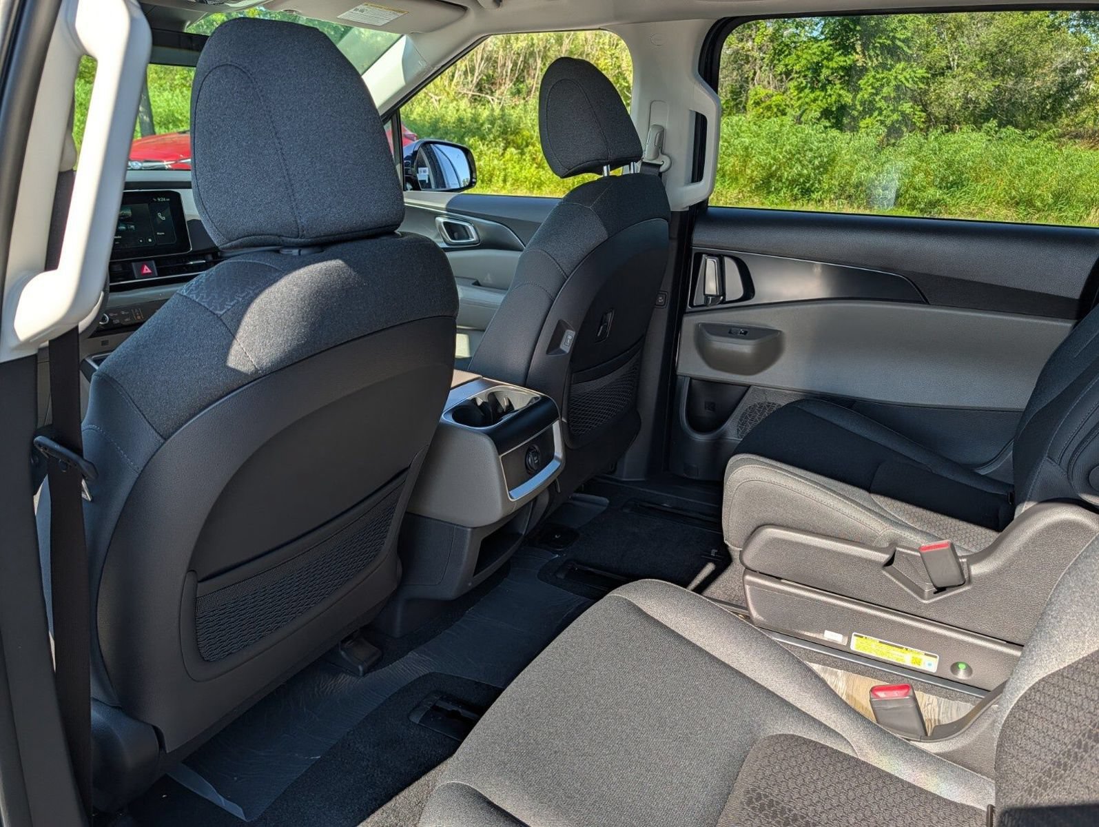 New 2027 Kia Carnival LX FWD image 25