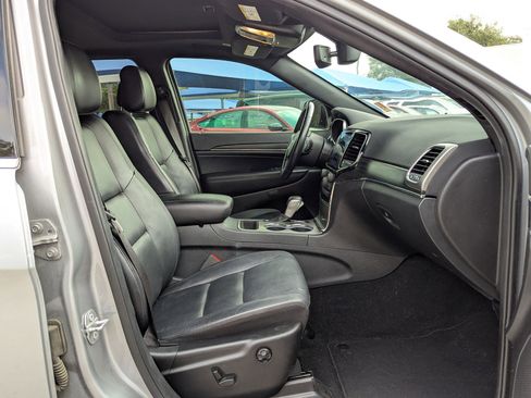 Used 2020 Jeep Grand Cherokee Limited image 27