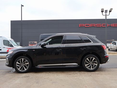 Used 2022 Audi Q5 2.0T Premium w/ Convenience Package image 4