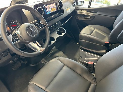 New 2025 Mercedes-Benz Sprinter 2500 image 26
