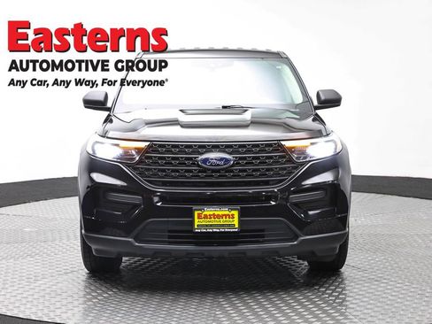 Used 2023 Ford Explorer 4WD image 2