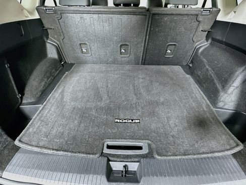 Used 2026 Nissan Rogue SV FWD image 27