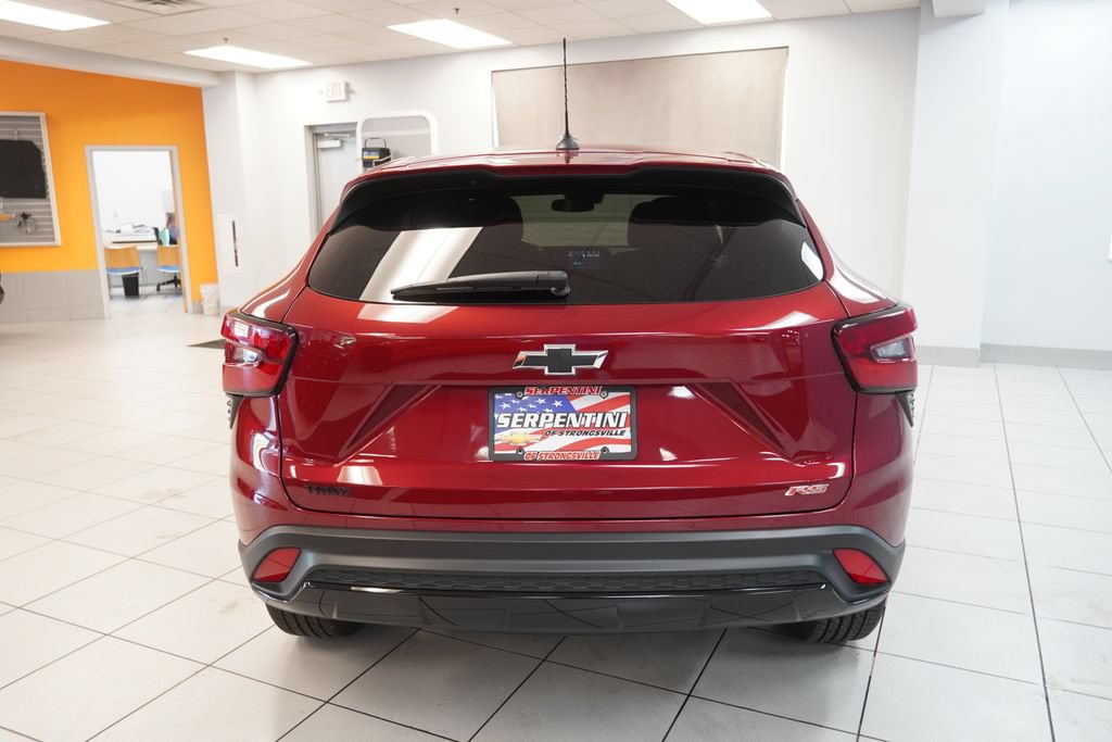 Used 2024 Chevrolet Trax RS FWD image 8