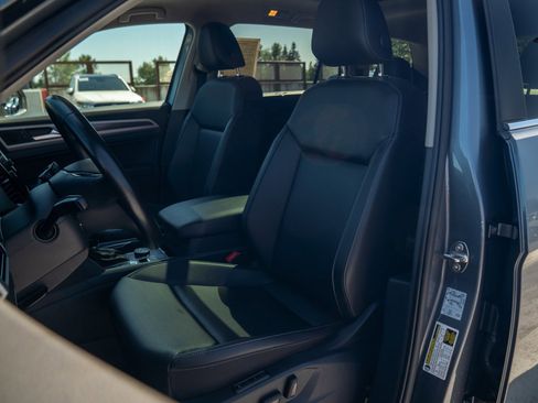 Used 2018 Volkswagen Atlas SEL AWD/4WD image 19