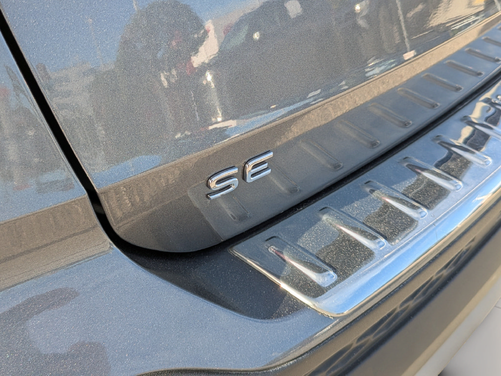 Certified 2023 Volkswagen Taos SE w/ Panoramic Sunroof Package FWD image 9
