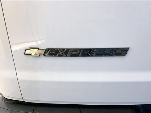 Used 2022 Chevrolet Express 2500 w/ Driver Convenience Package RWD image 30
