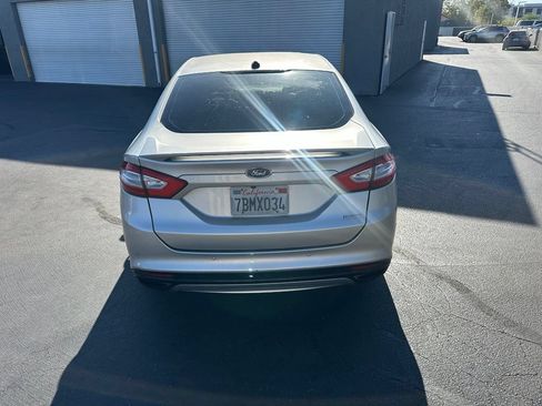 Used 2013 Ford Fusion SE FWD image 3