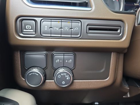 Used 2021 Chevrolet Tahoe LT RWD image 27