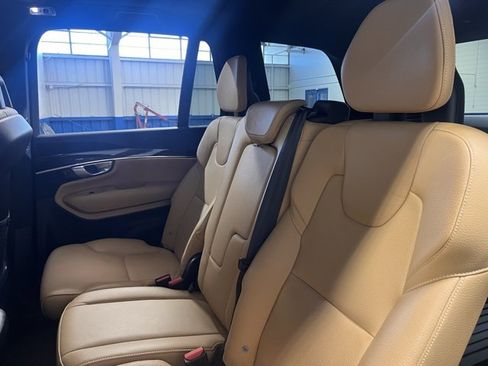 Used 2017 Volvo XC90 T6 Momentum w/ Vision Package image 17
