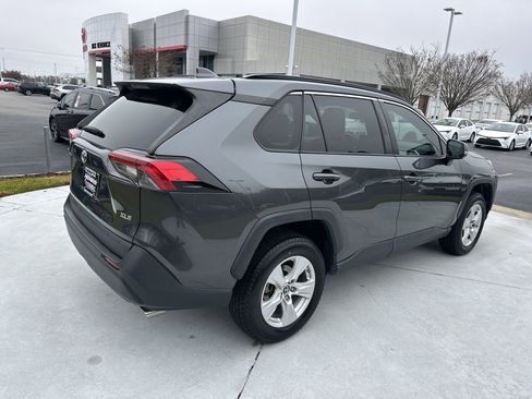 Used 2019 Toyota RAV4 XLE image 10
