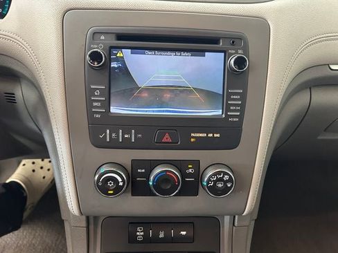 Used 2015 Chevrolet Traverse LS FWD image 23