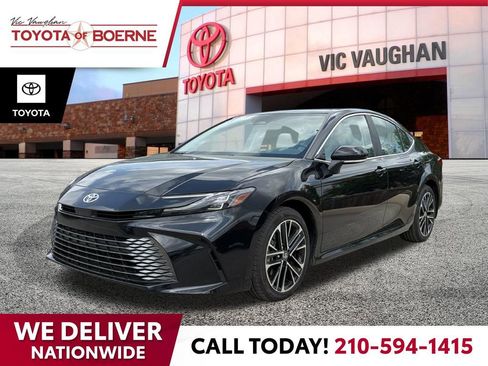 Used 2025 Toyota Camry XLE image 1