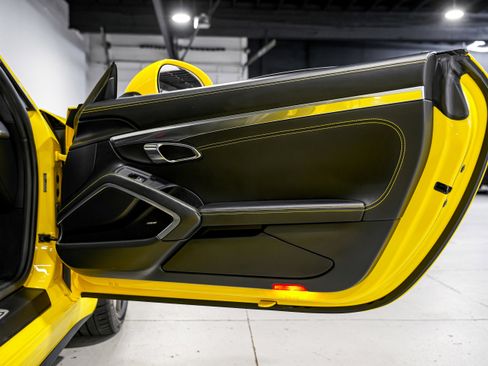 Used 2014 Porsche 911 Carrera 4S image 25