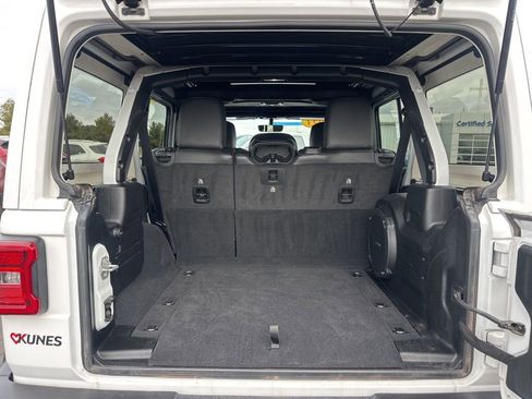 Used 2023 Jeep Wrangler Altitude image 13
