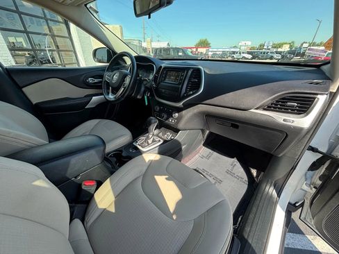 Used 2017 Jeep Cherokee Latitude w/ Safety/Convenience Group image 8