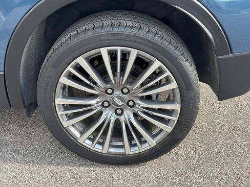 Used 2024 Cadillac XT4 Premium Luxury w/ LPO, Floor Liner Package AWD/4WD image 8