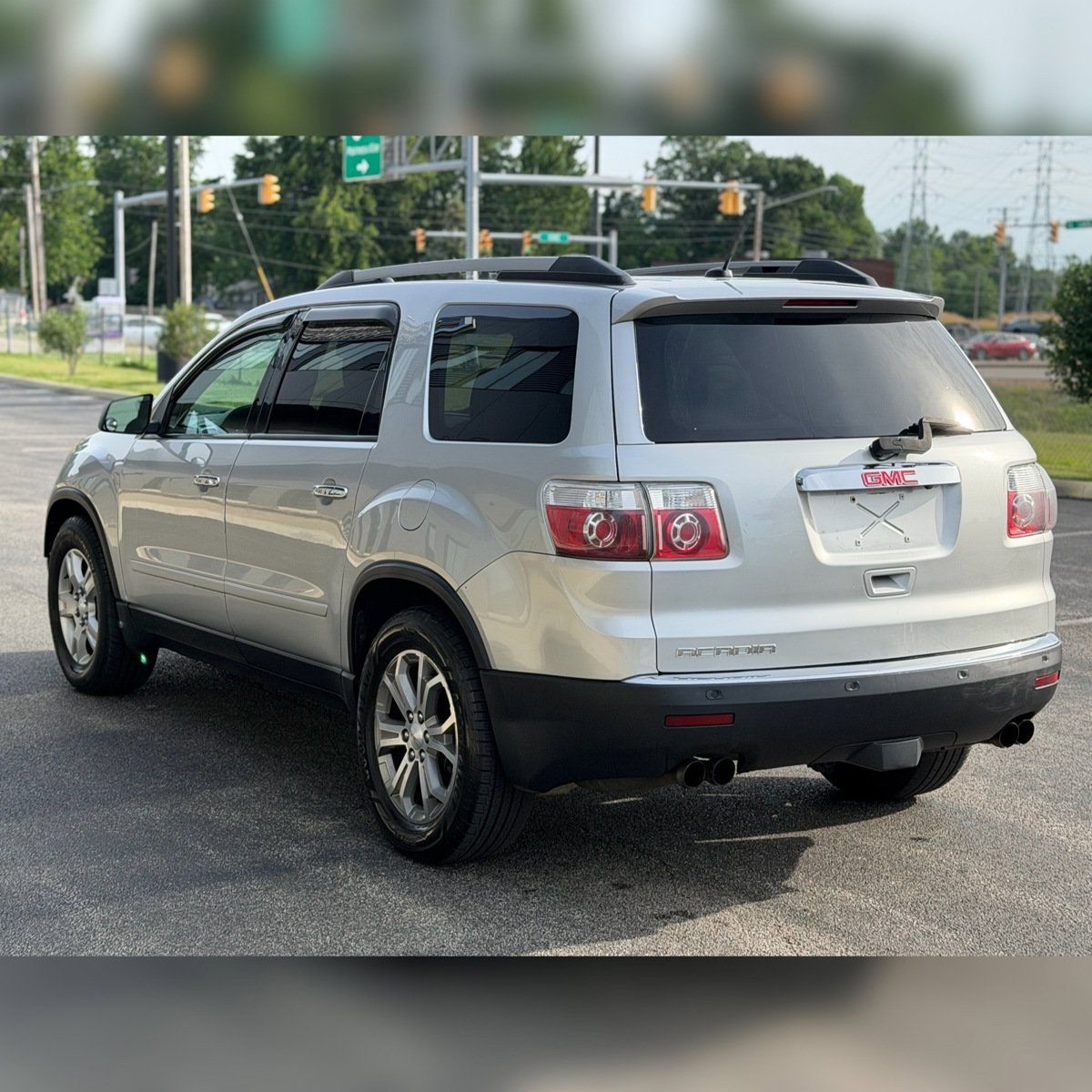 Used 2011 GMC Acadia SLE FWD image 3