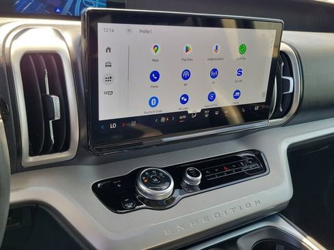 Certified 2025 Ford Expedition Active image 9