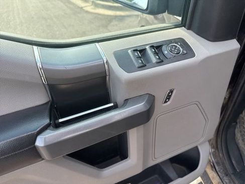 Used 2018 Ford F150 XLT w/ Equipment Group 302A Luxury AWD/4WD image 9