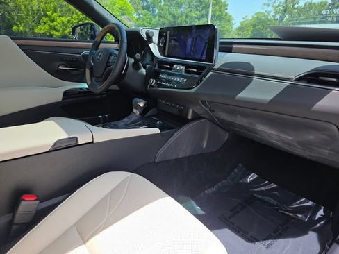 Used 2024 Lexus ES 350 Ultra Luxury w/ Accessory Package (Z1) FWD image 9