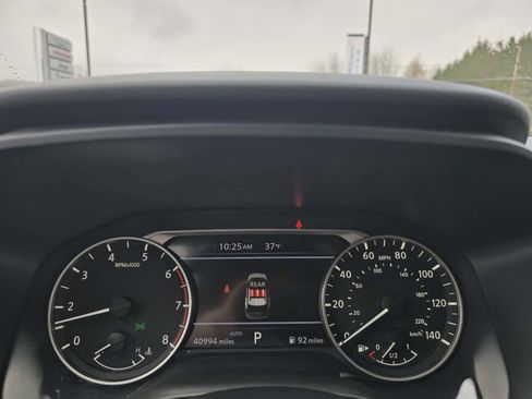 Used 2024 Nissan Rogue SV image 21