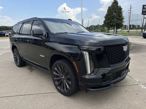Used 2025 Cadillac Escalade V AWD/4WD image 3