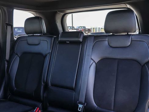 Used 2023 Jeep Grand Cherokee Altitude RWD image 19
