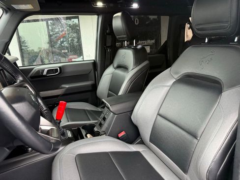 Used 2022 Ford Bronco Black Diamond image 3