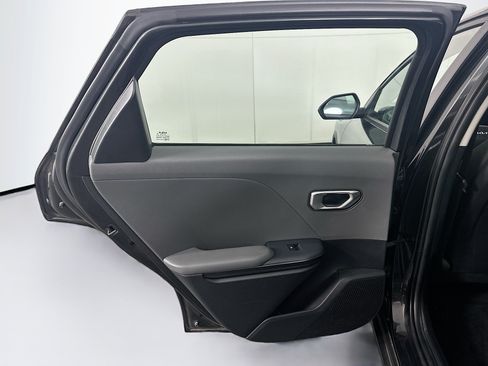 Used 2025 Kia K4 FWD image 25