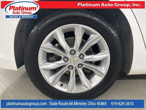 Used 2022 Chevrolet Malibu LT FWD image 43