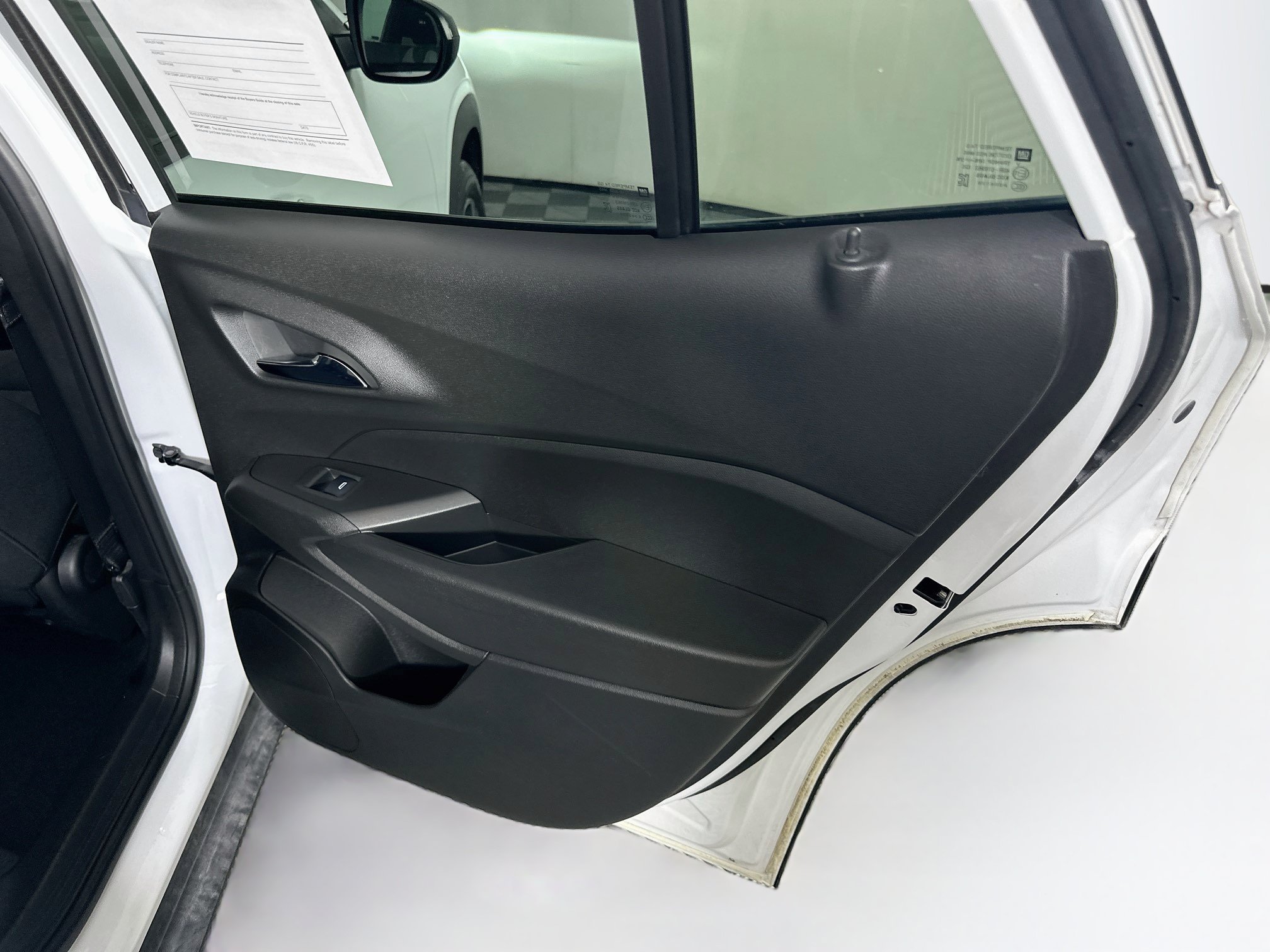 Used 2025 Chevrolet Trax RS w/ Driver Confidence Package FWD image 28