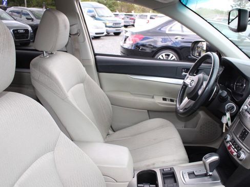 Used 2011 Subaru Outback 2.5i Premium AWD/4WD image 11