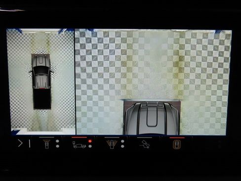 Used 2025 GMC Sierra 2500 AT4 w/ AT4 Premium Plus Package image 18