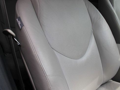 Used 2011 Toyota RAV4 Limited w/ Limited Extra Value Pkg FWD image 27