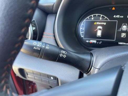 Used 2023 Nissan Kicks SR w/ SR Premium Package FWD image 18