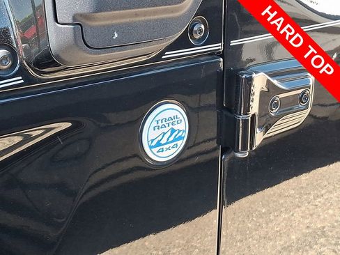 Used 2023 Jeep Wrangler Unlimited Sahara AWD/4WD image 10