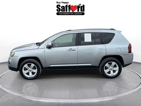 Used 2015 Jeep Compass Latitude w/ Sun/Sound Group AWD/4WD image 5