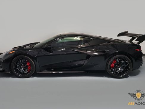 Used 2026 Chevrolet Corvette ZR1 w/ ZR1 Carbon Fiber Aero Package image 5