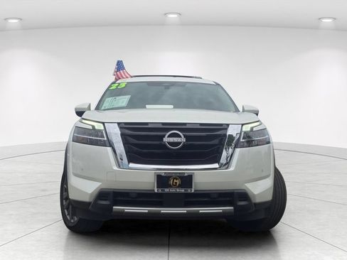 Used 2023 Nissan Pathfinder SL w/ SL Premium Package FWD image 2
